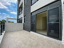 大里 臨路全新 三車電梯豪墅