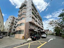 金獅湖畔【採光四房】庭院華廈1+夾【有車位】