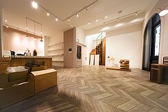 巨蛋商圈|美業|辦公|工作室|柔光#質感挑高+車位