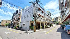 美裝潢8.8米超大面寬臨路雙車別墅~勝美樂富旁