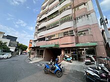 屏東市中心【東方聖羅蘭】 兩房平車