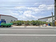 20米中正路。前後有路。有水有電-556農地