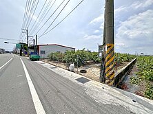 阿蓮鄰近高鐵園區＊前後路有水電。556農地