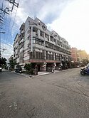 興安昌平商圈民俗公園邊間三面採光別墅收租首選