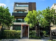 @葳格中學臨路大地坪朝南電梯豪墅