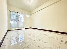 ★栓★屋主連降3次★北太平宜欣國小旁低總價全新三房