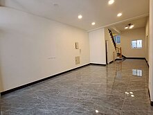 近鳳山火車站商圈三角窗邊間騎樓停車透天金店面