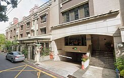 僑泰/高工旁震後臨路美別墅