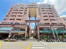 超便宜!近衛武營正4房雙車位