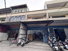 面寬三俊透天廠房#防空避難室.辦公室.員工宿舍..