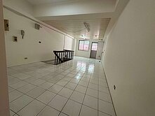 潭子頭家厝正榮興商圈優質樓店可住可營業