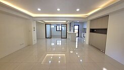 🏙️ 亞灣光榮碼頭｜電梯大四房＋平車｜城市靜謐