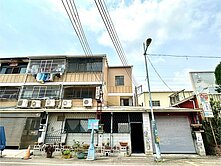 上楓國小民生商圈~大面寬臨路透天~停三車