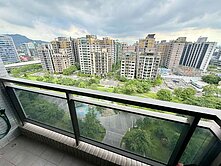 五期重劃區．公園第一排．邊間高樓層．精美二房車