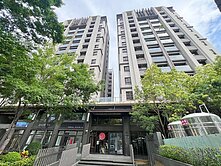專任|水湳經貿|森moma高樓層2+1房雙車位