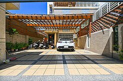 仁武邊間大地坪大面寬小庭院雙車墅(我是承辦)