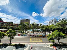 閱美四改三房車