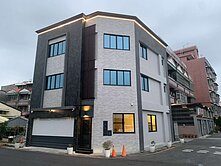 屏東市｜獨棟質感別墅｜氣勢門面 × 城市靜謐角落