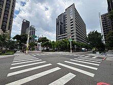 住商小雯【中路商圈正光路上~昭揚稀有商辦】附車位