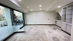 亞灣正路金店面