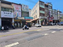 左營大路商四熱鬧地段錢潮人潮大地坪金店面