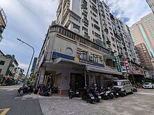 高投報專任｜三多+市政地段黃金三角窗1+2F店舖