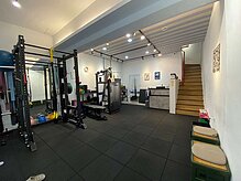 逢甲透天店面可營登5米面寬,活路穩定收租