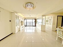 平鎮-遠雄龍岡邊間絕美-裝潢四房車