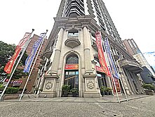 博愛路上巴洛克建築三角窗旗艦型店面