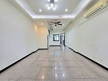 小江!新光國小臨20米路~17年屋黃金透店