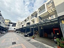 橋頭捷運旁｜輕屋齡傳統格局｜精美裝潢車墅