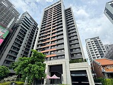  $213免兩千萬黃金右岸亞昕昕悅灣精品兩房平車