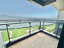 $209搶先入住河岸第一排鴻華天滙高樓3房車