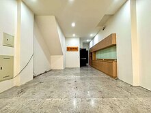🏬 永康東橋首排｜正對大橋國中｜鑲金大面寬電梯店
