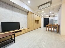 專任『昂峰謙若樹』裝潢三房雙平車