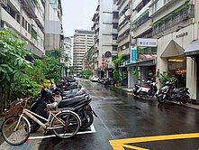 明曜百貨金店面包租公0919354718