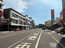 新營市區近家樂福30米路大路面金店面