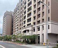 高鐵德鑫御璽次頂樓採光明亮4房平車