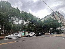 近五權公園8米路透天