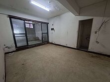 新店寶寶興街大庭院超值1樓