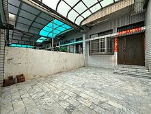 新營交流道旁車庫透天