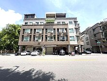 鄰小港國小&國中面臨12米路上騎樓透天