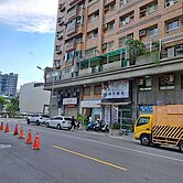 左營區曾子路商圈文川路上1+夾門市商店