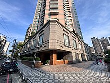 承辦～崇德商圈 皇家廣場 百坪商辦附多車位