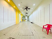 正天津路近百坪吃市店面