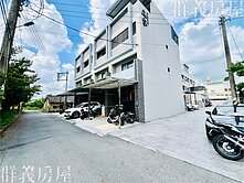 草屯碧峰國小輕屋齡車庫別墅