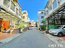 北屯優質透天屋屋況好| 大樓價買透天 | 前院停車