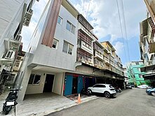 全面翻新五房臨路活巷透天｜員林市中心｜管線已換新