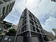 【晨均日渼】近前金捷運站輕屋齡稀有1+1房+車位