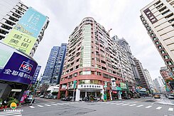 近農16.巨蛋捷運│邊間大三房+平移車位